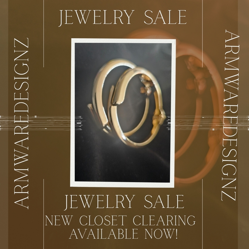 Gold clasp bangles ( 2)